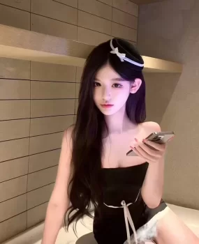 上海大奶兼职学妹