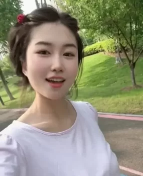 金华倒立萧莞式双飞姐妹花