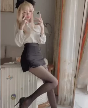 长腿尤物JK制服美少女偶尔才能约上