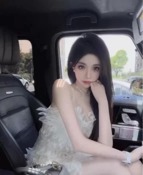 牛奶皮肤纯欲小妹