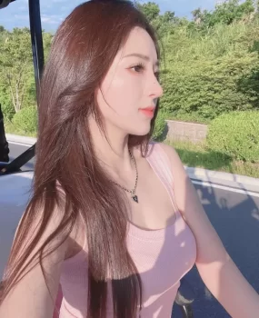 岛内一私人导游亭亭玉立身材黑丝诱惑可陪玩陪睡