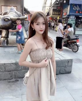 操到她尿床了娇小甜美刚上大学的在校兼职粉嫩大学生