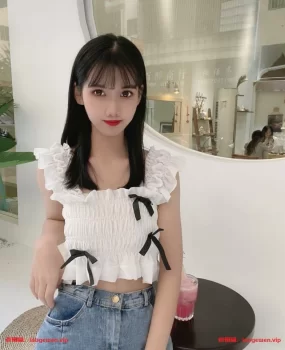 刚初道的清纯妹妹，粉嫩B紧，会吸会舔