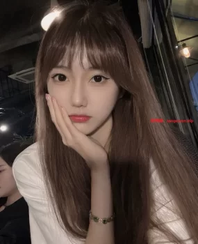 常州高挑腰细，粉嫩清纯的小姐姐